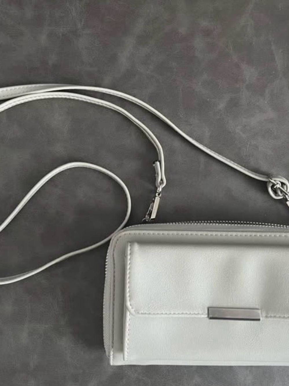 Minimalist White Crossbody Wallet Bag